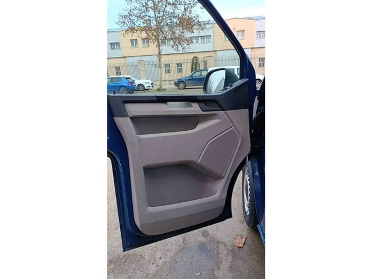 VOLKSWAGEN Transporter