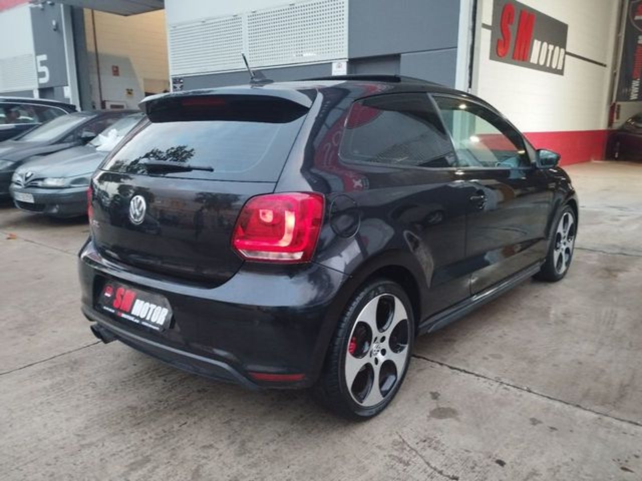 VOLKSWAGEN Polo