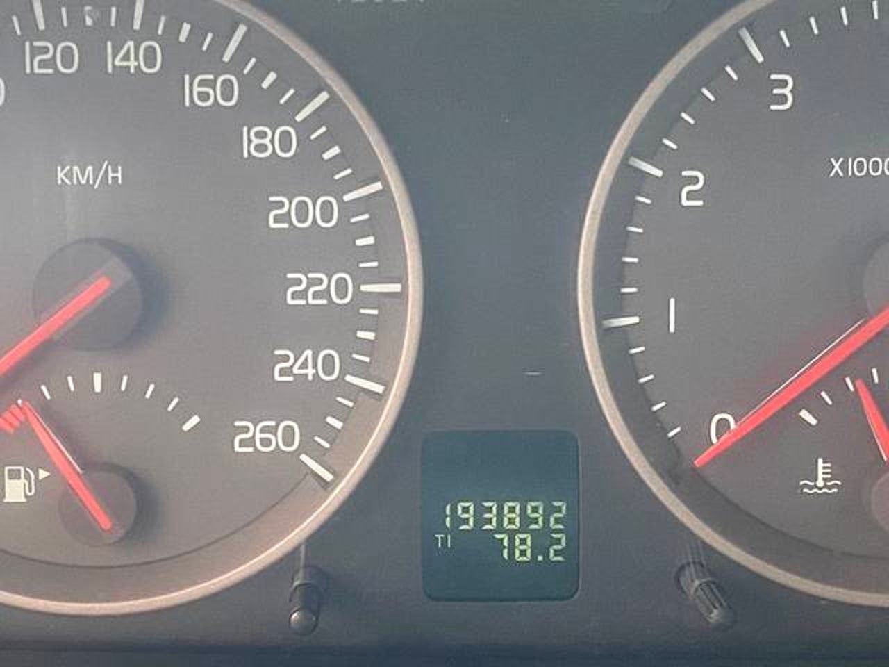 VOLVO S40
