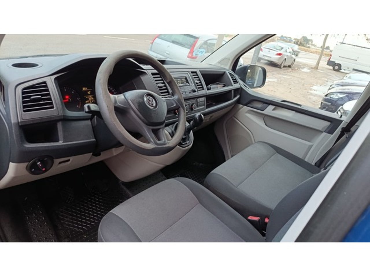 VOLKSWAGEN Transporter