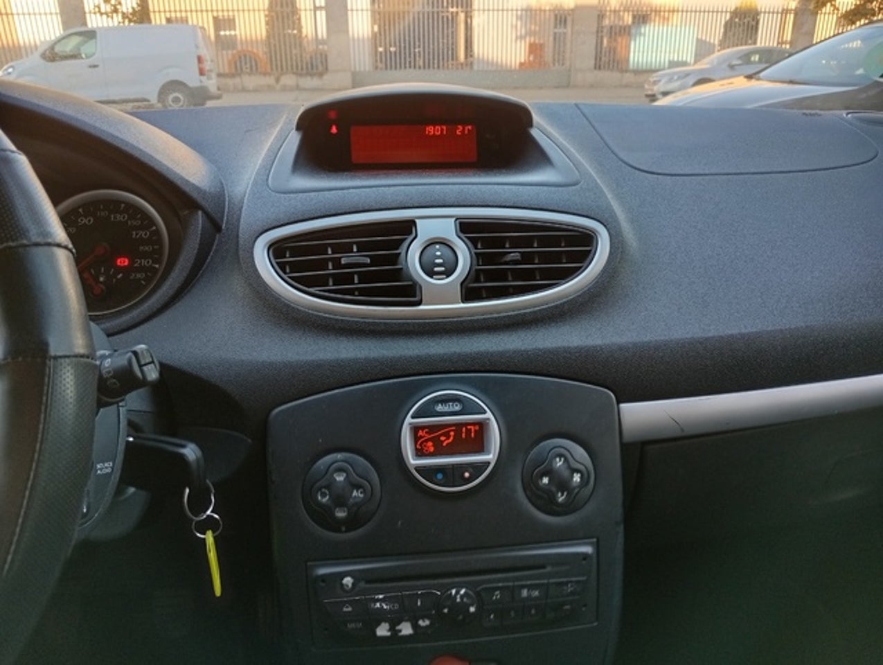 RENAULT Clio
