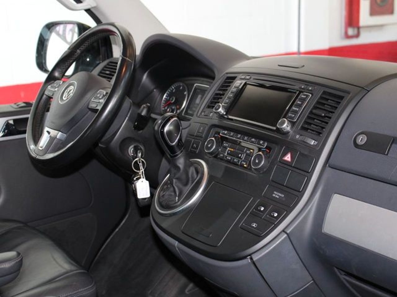 VOLKSWAGEN Multivan