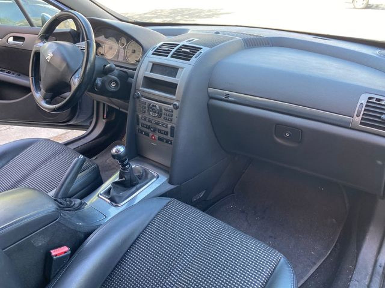 PEUGEOT 407