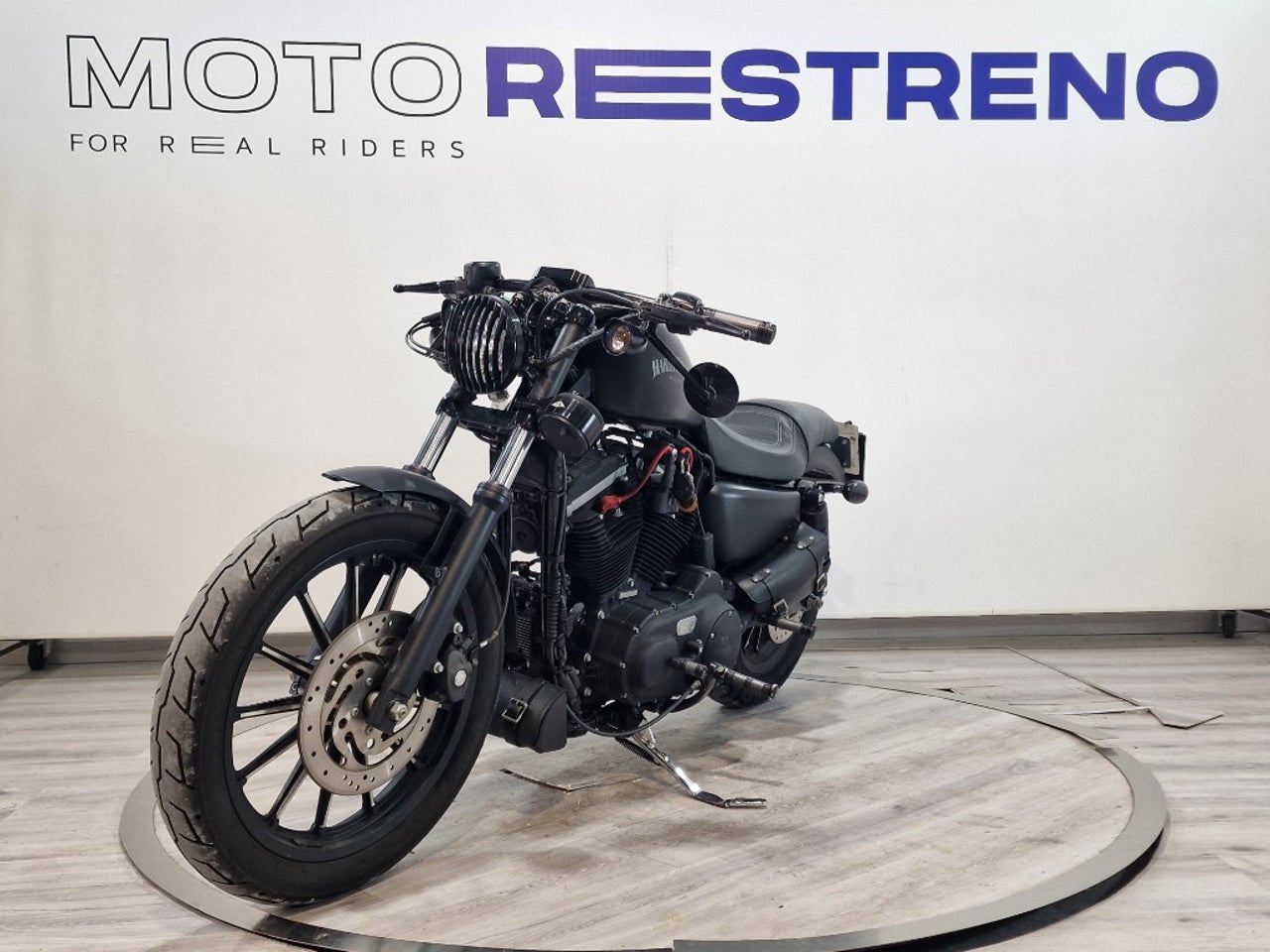 Ver moto HARLEY DAVIDSON SPORTSTER 883Iron