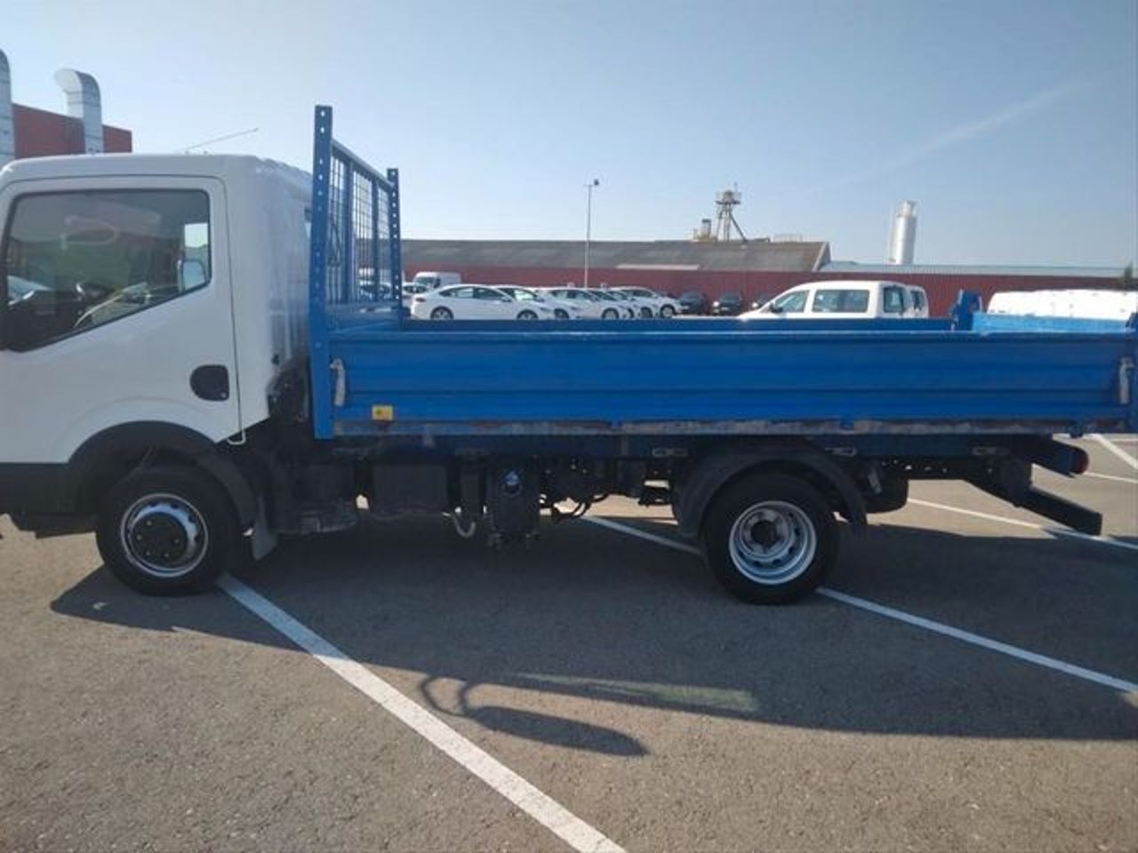 NISSAN NT400