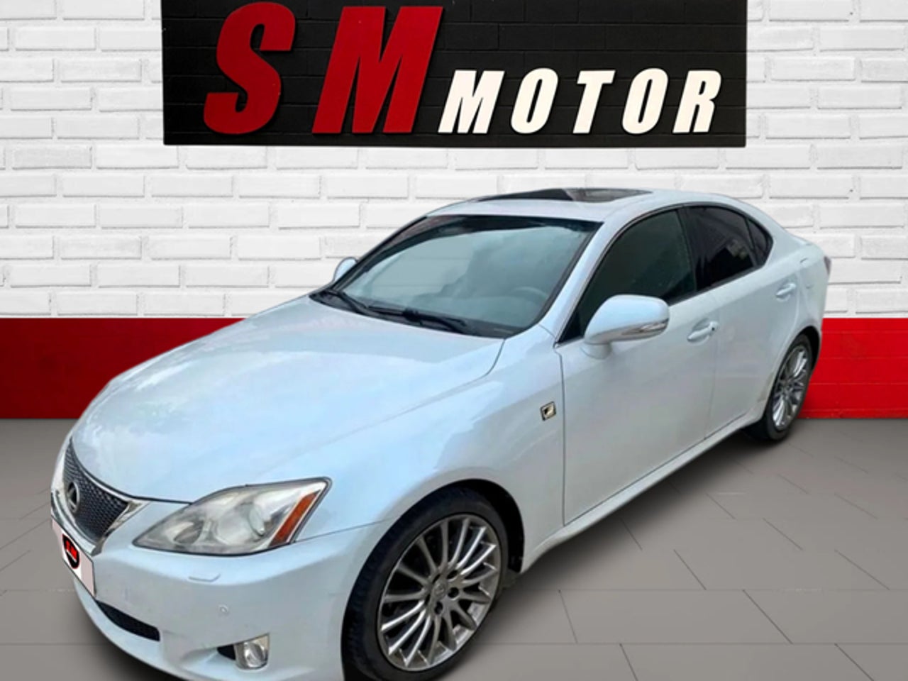 LEXUS IS