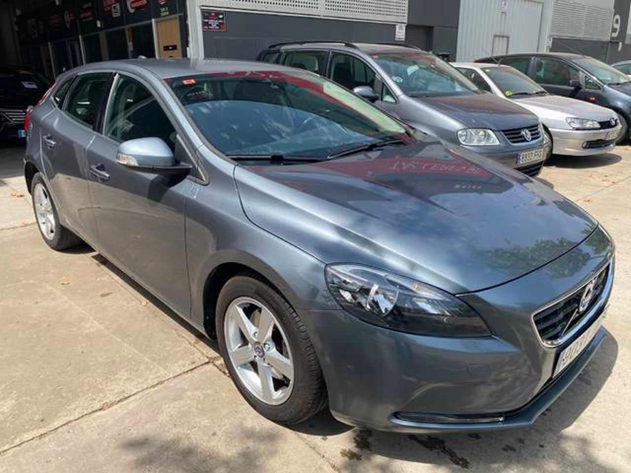 VOLVO V40