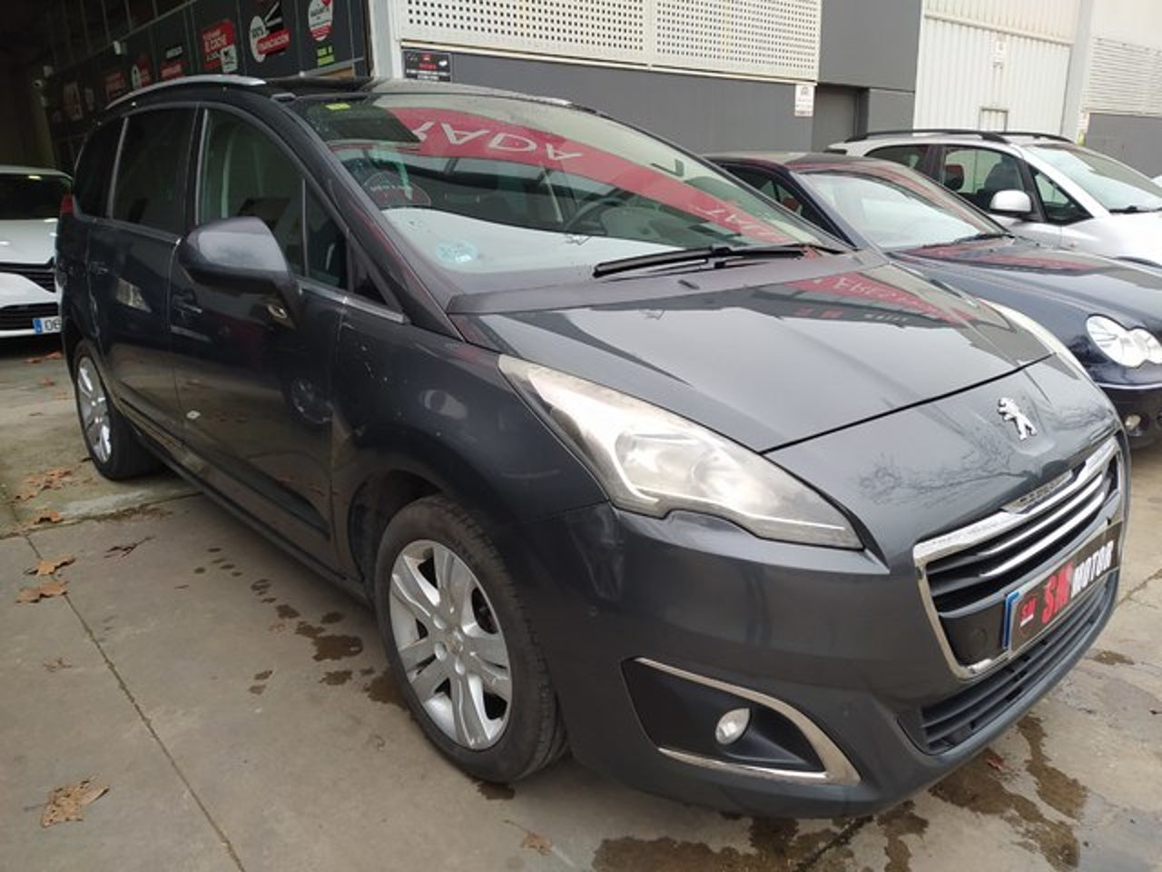 PEUGEOT 5008