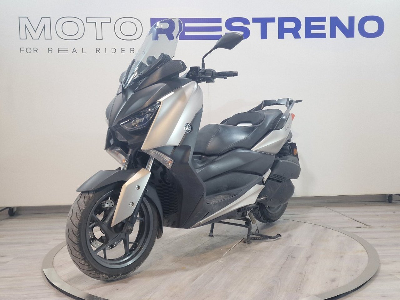 Ver moto YAMAHA XMAX 300