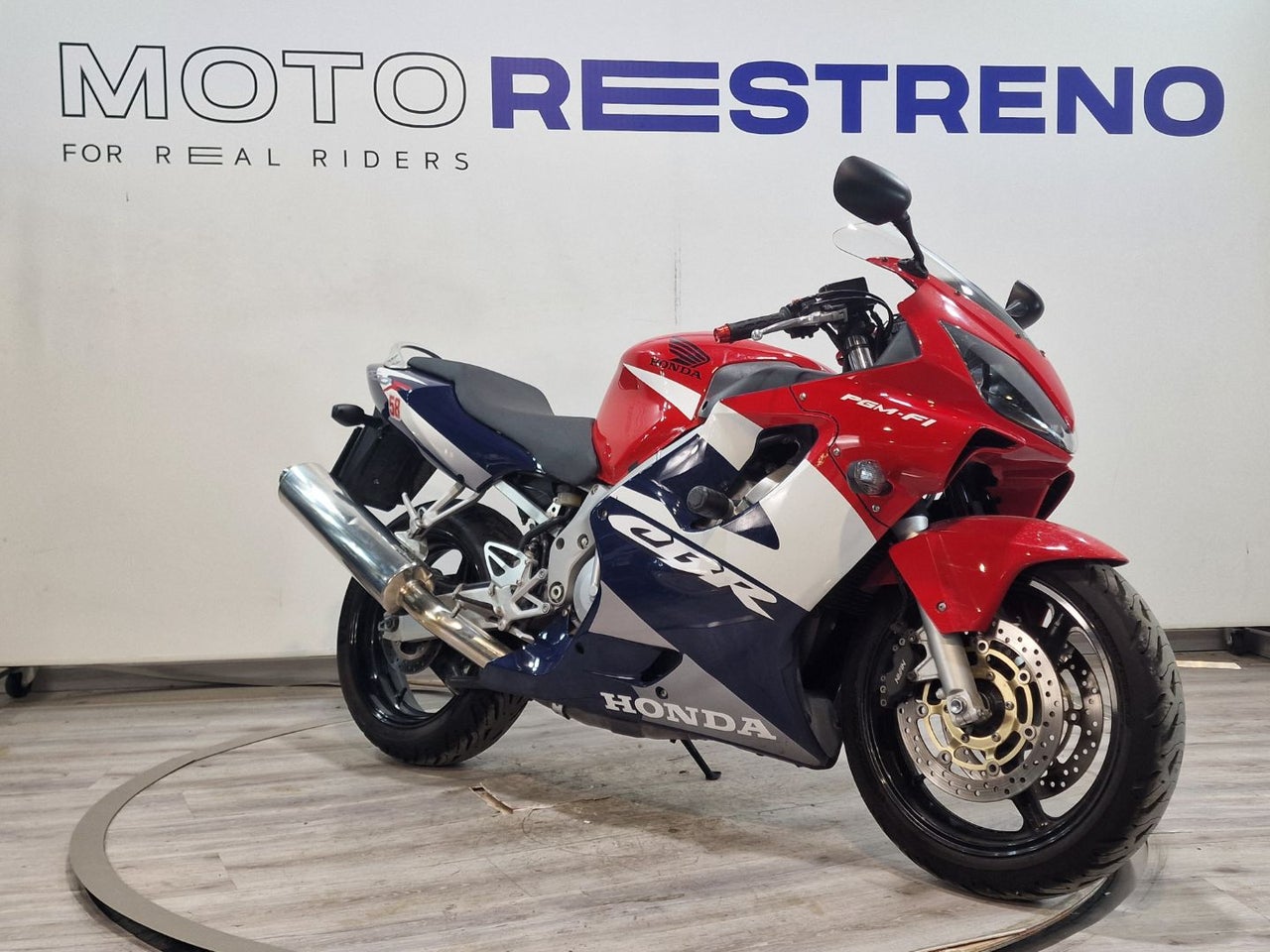Ver moto HONDA CBR 600FVersión 2000 - 2002