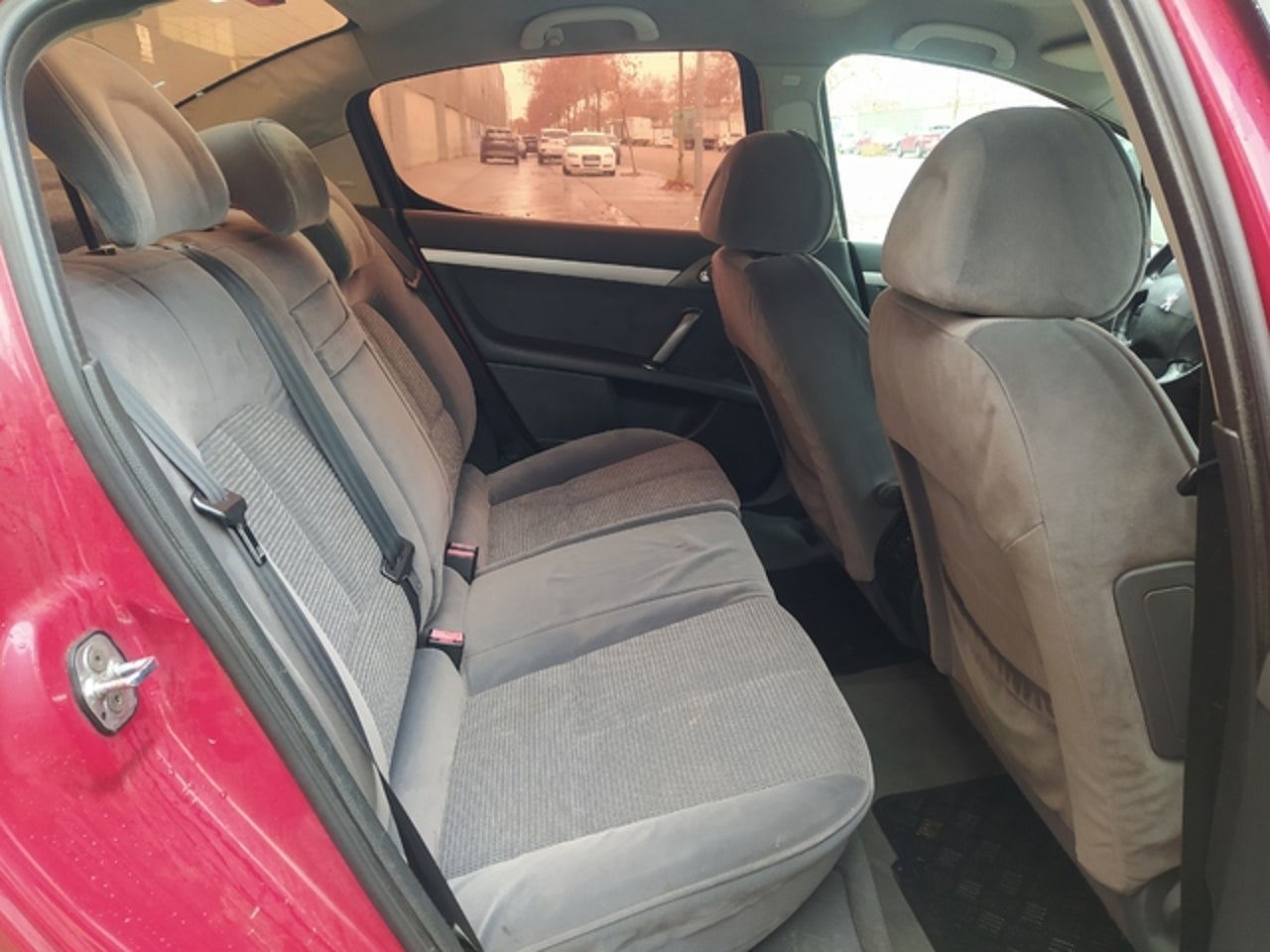 PEUGEOT 407