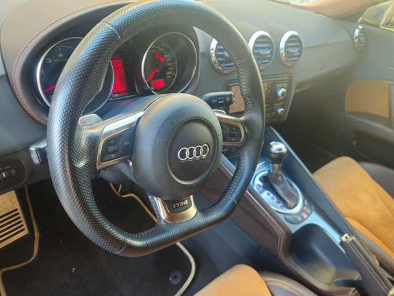 AUDI TT