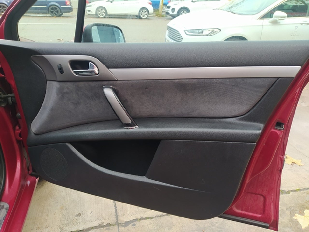 PEUGEOT 407