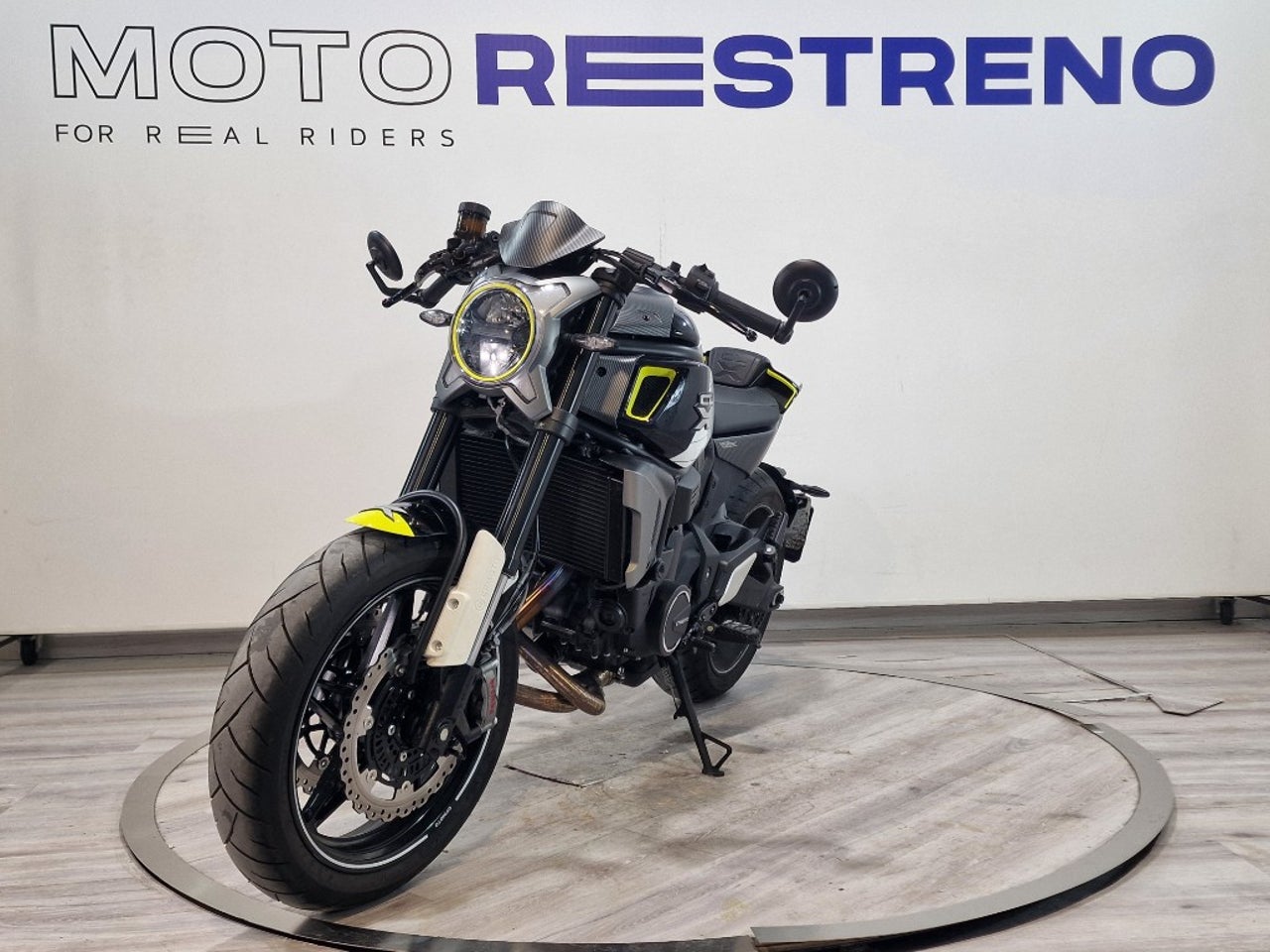 Ver moto CFMOTO 700 CL-X SPORT