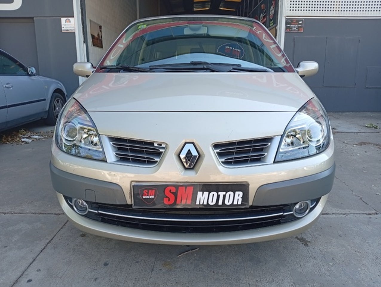 RENAULT Grand Scenic
