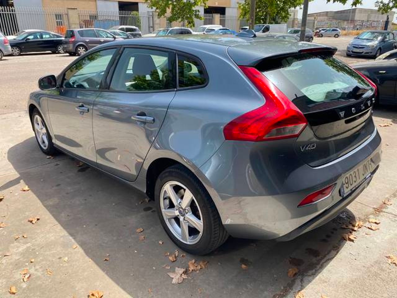 VOLVO V40