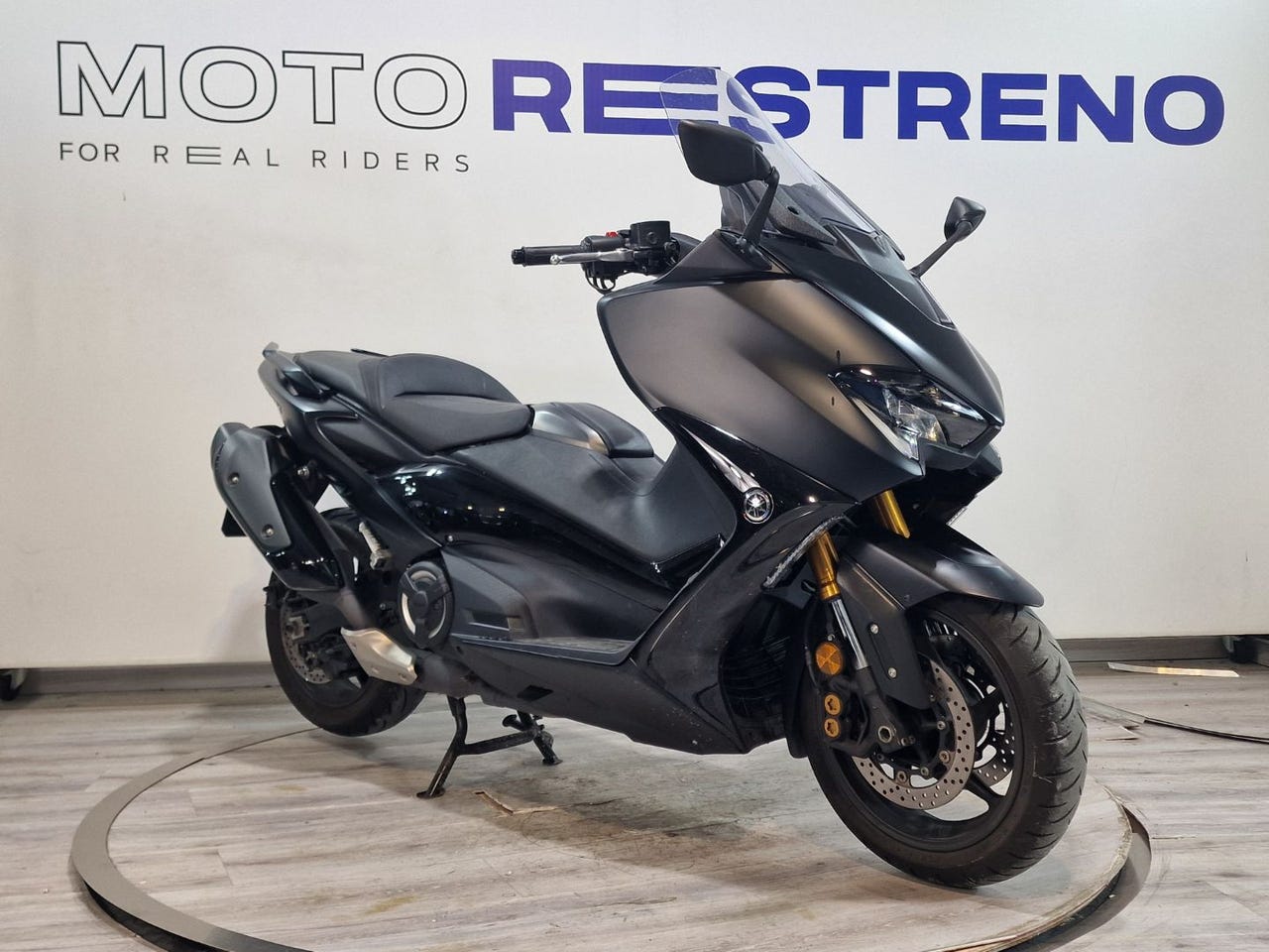 Ver moto YAMAHA TMAX 560 TECH MAXVersión 2020 - 2021