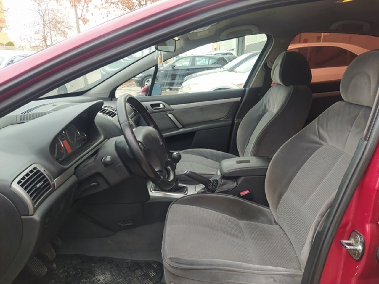 PEUGEOT 407