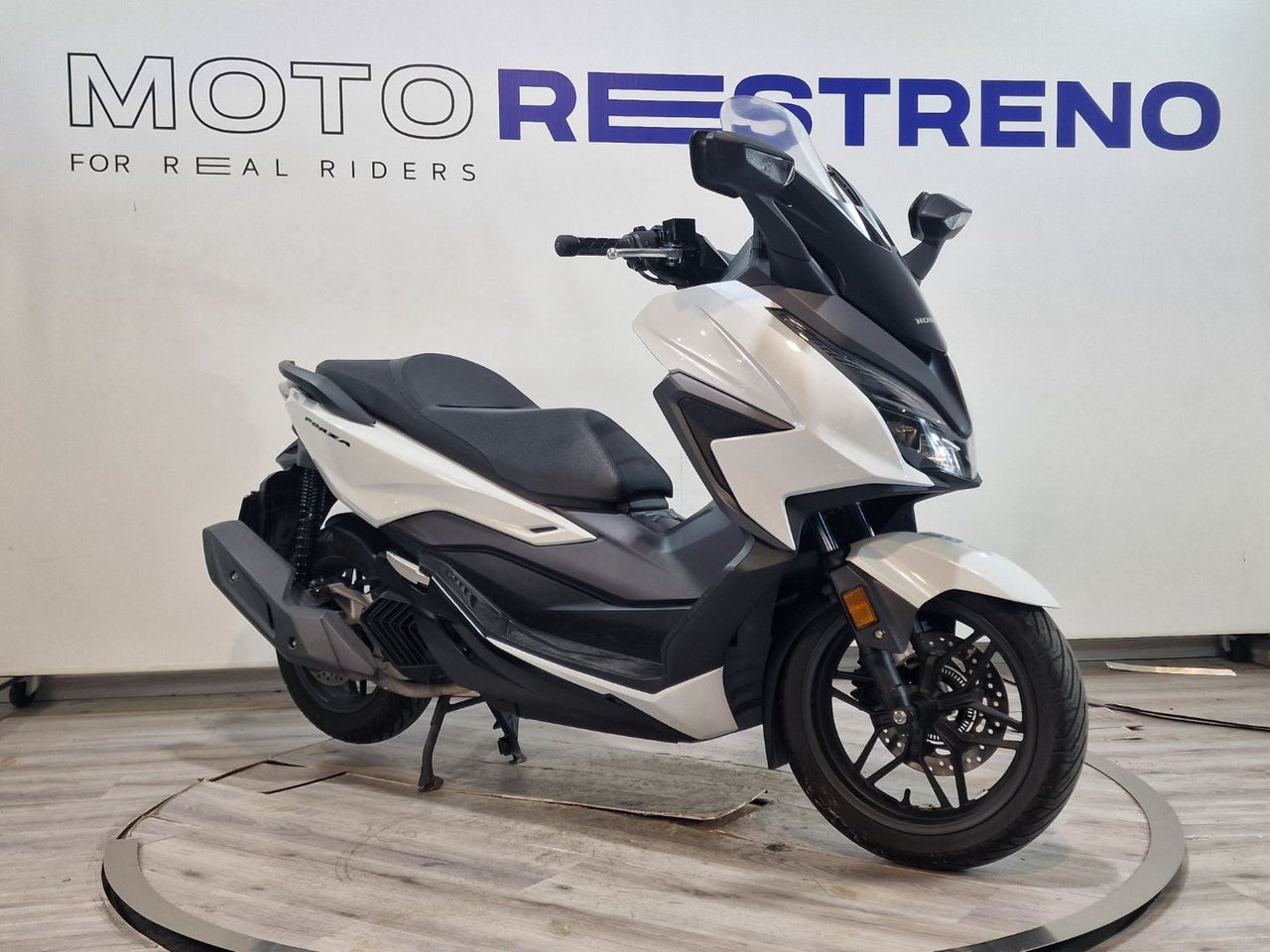 Ver moto HONDA FORZA 125Versión 2021 - 2024
