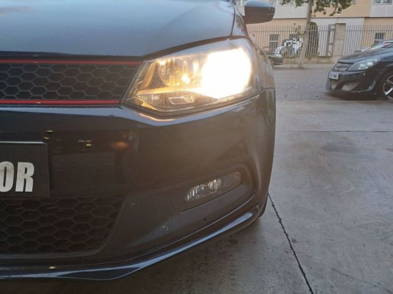 VOLKSWAGEN Polo