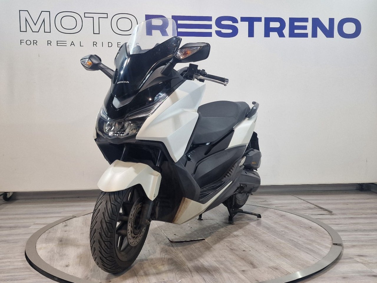 Ver moto HONDA FORZA 125Versión 2015 - 2017