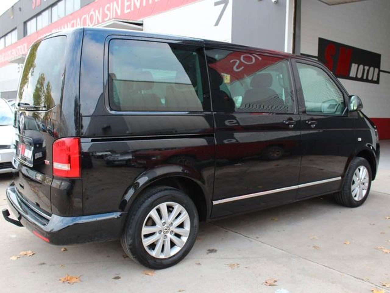 VOLKSWAGEN Multivan