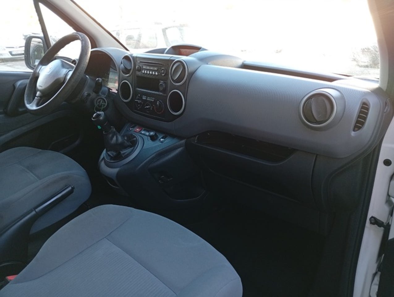 PEUGEOT Partner