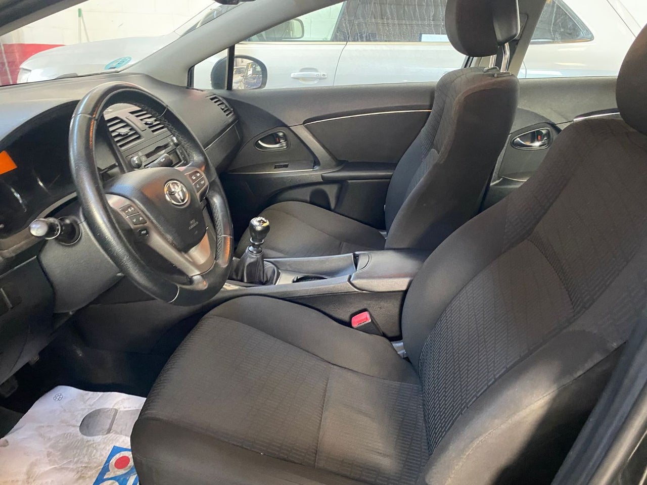 TOYOTA Avensis