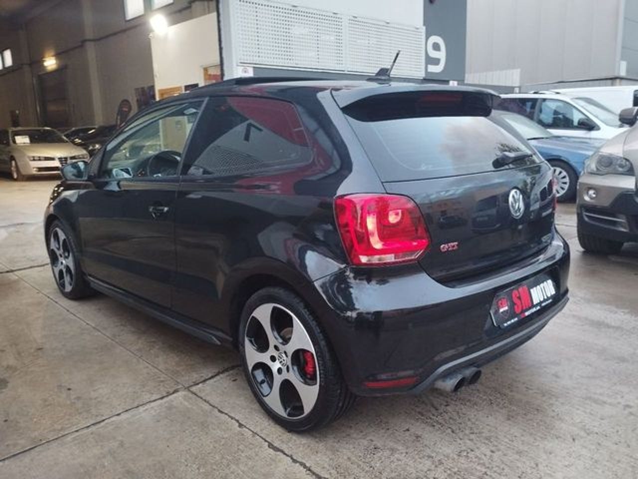 VOLKSWAGEN Polo