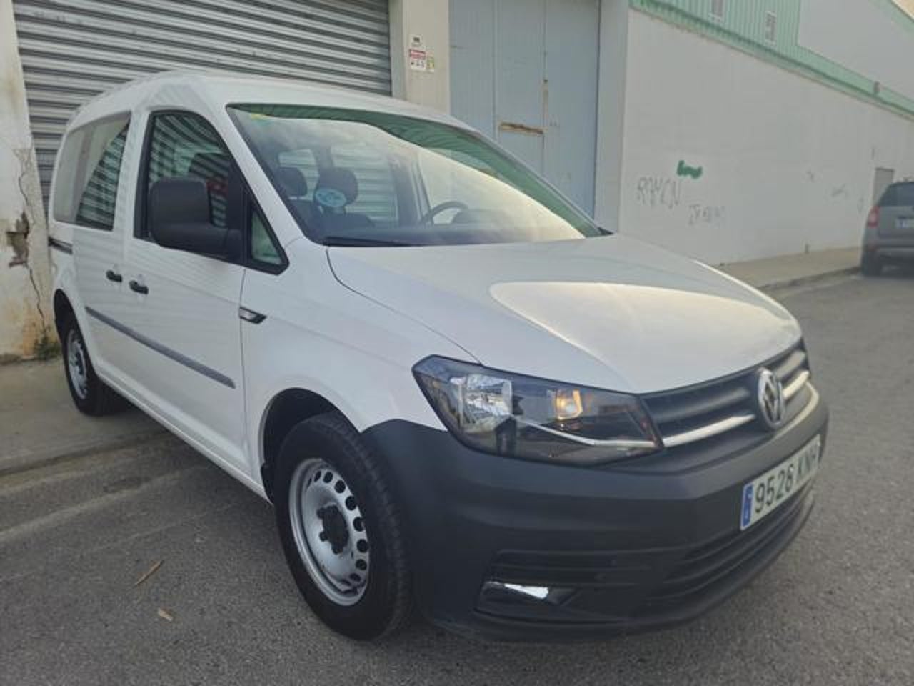 VOLKSWAGEN Caddy