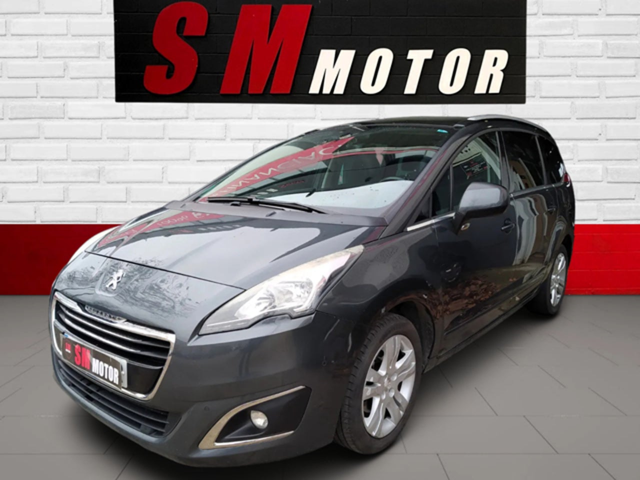 PEUGEOT 5008