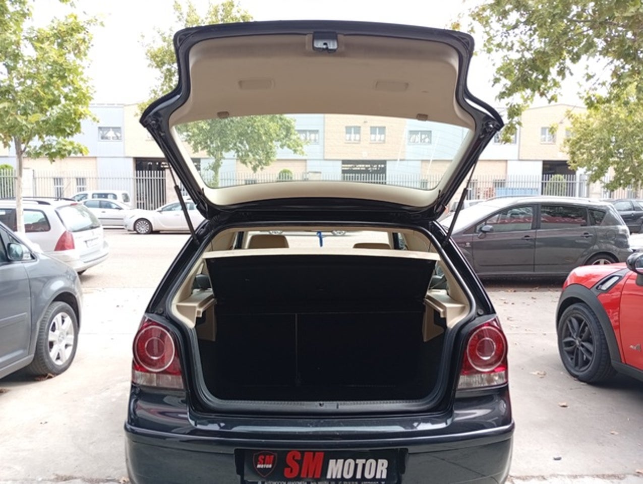 VOLKSWAGEN Polo