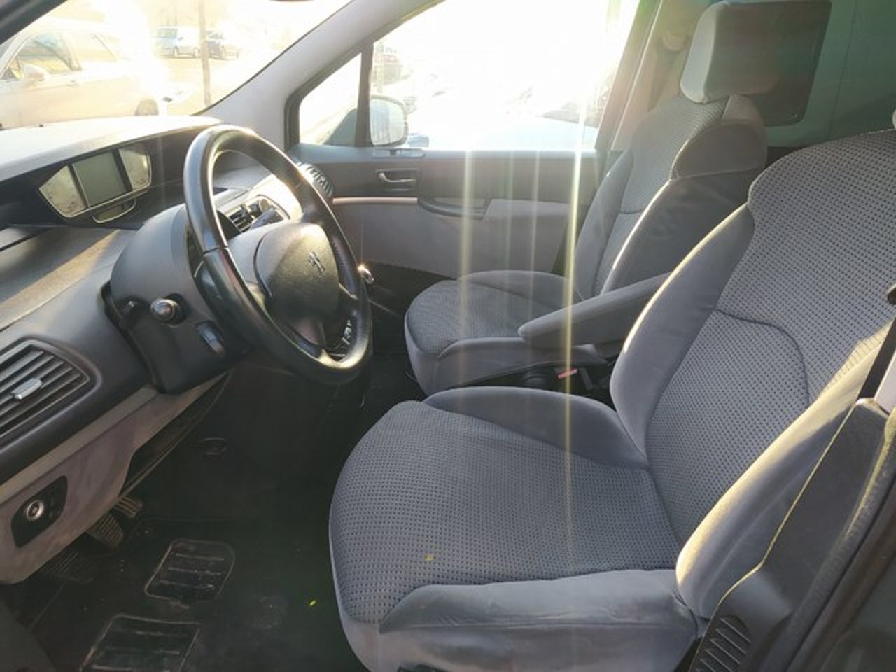 PEUGEOT 807
