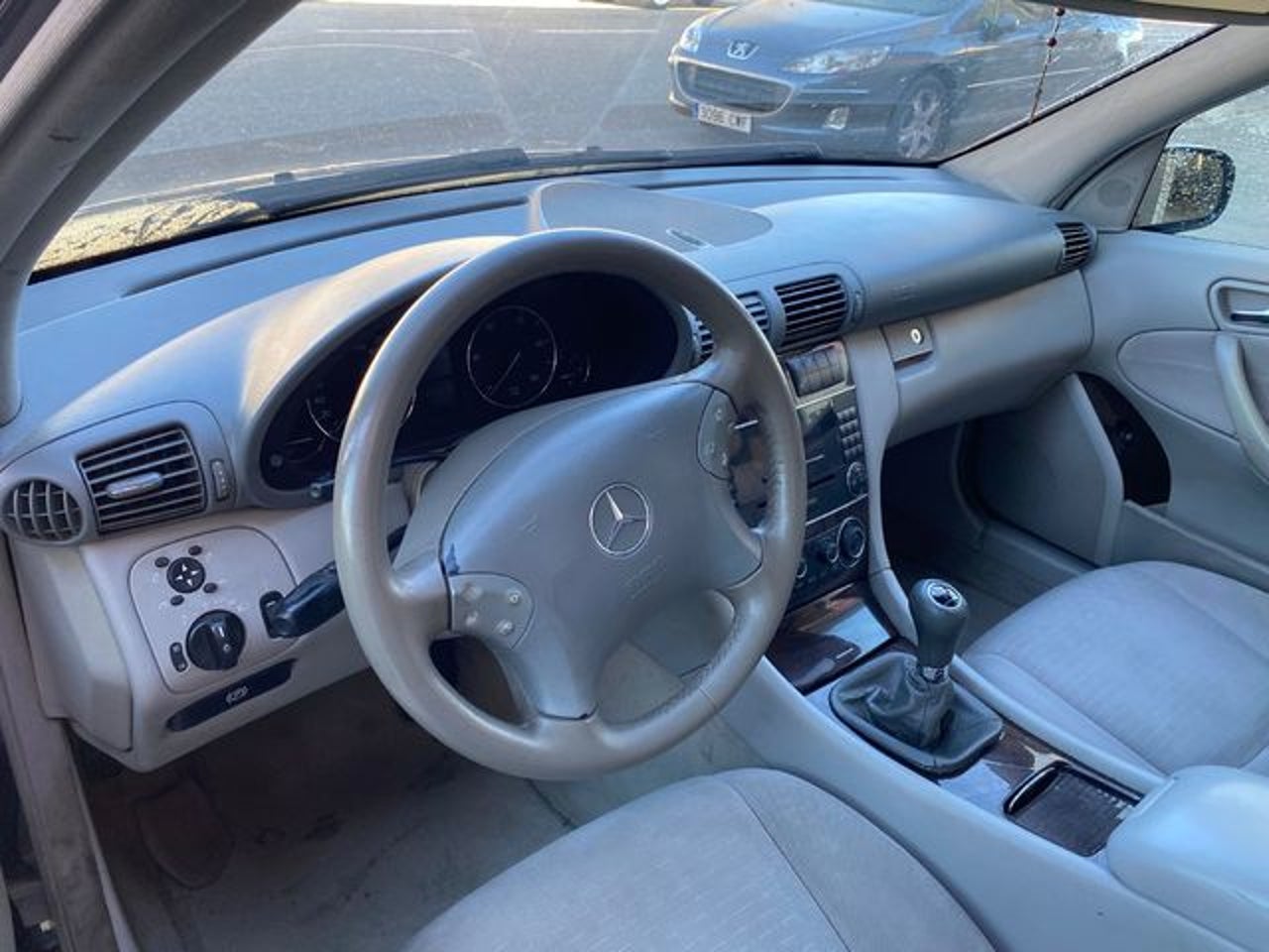 MERCEDES-BENZ Clase C