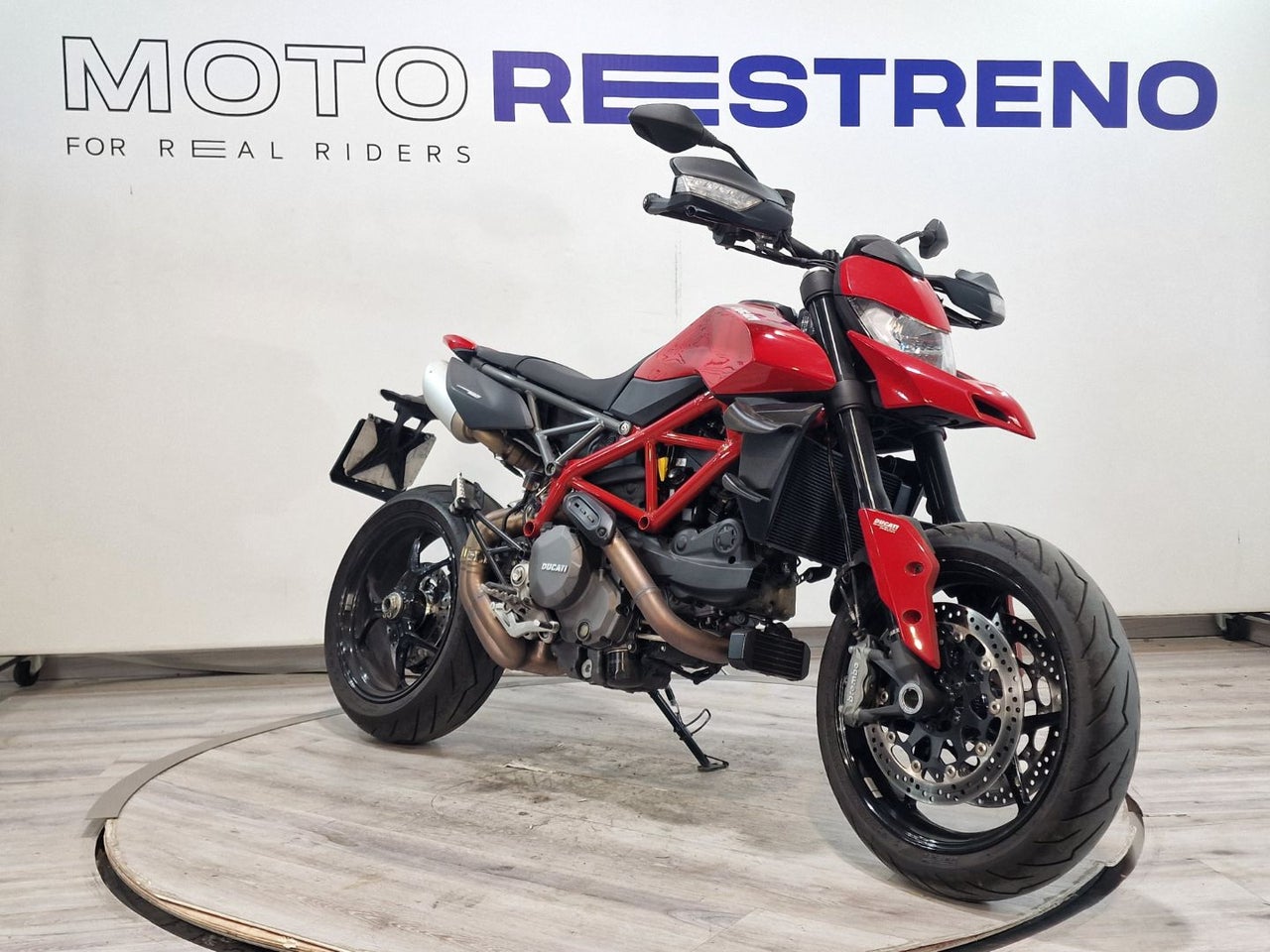 Ver moto DUCATI HYPERMOTARD950