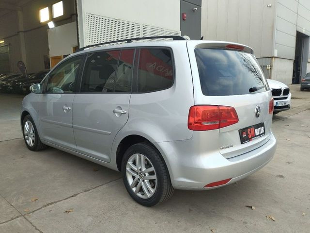 VOLKSWAGEN Touran