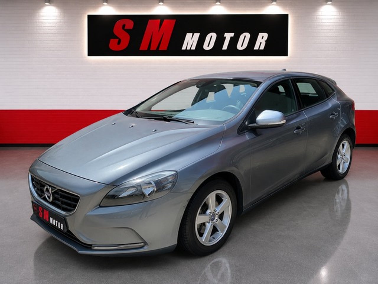 VOLVO V40
