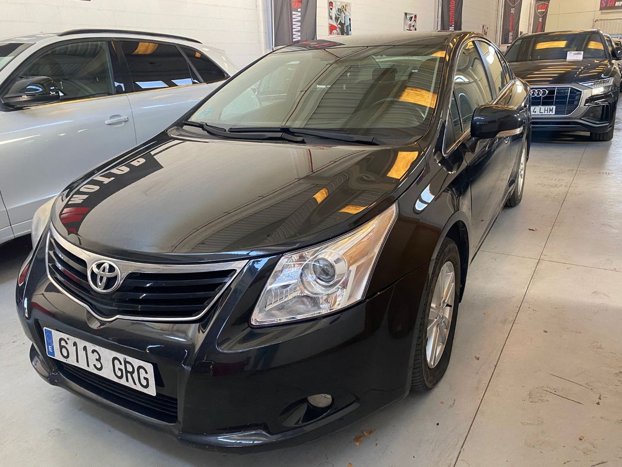 TOYOTA Avensis
