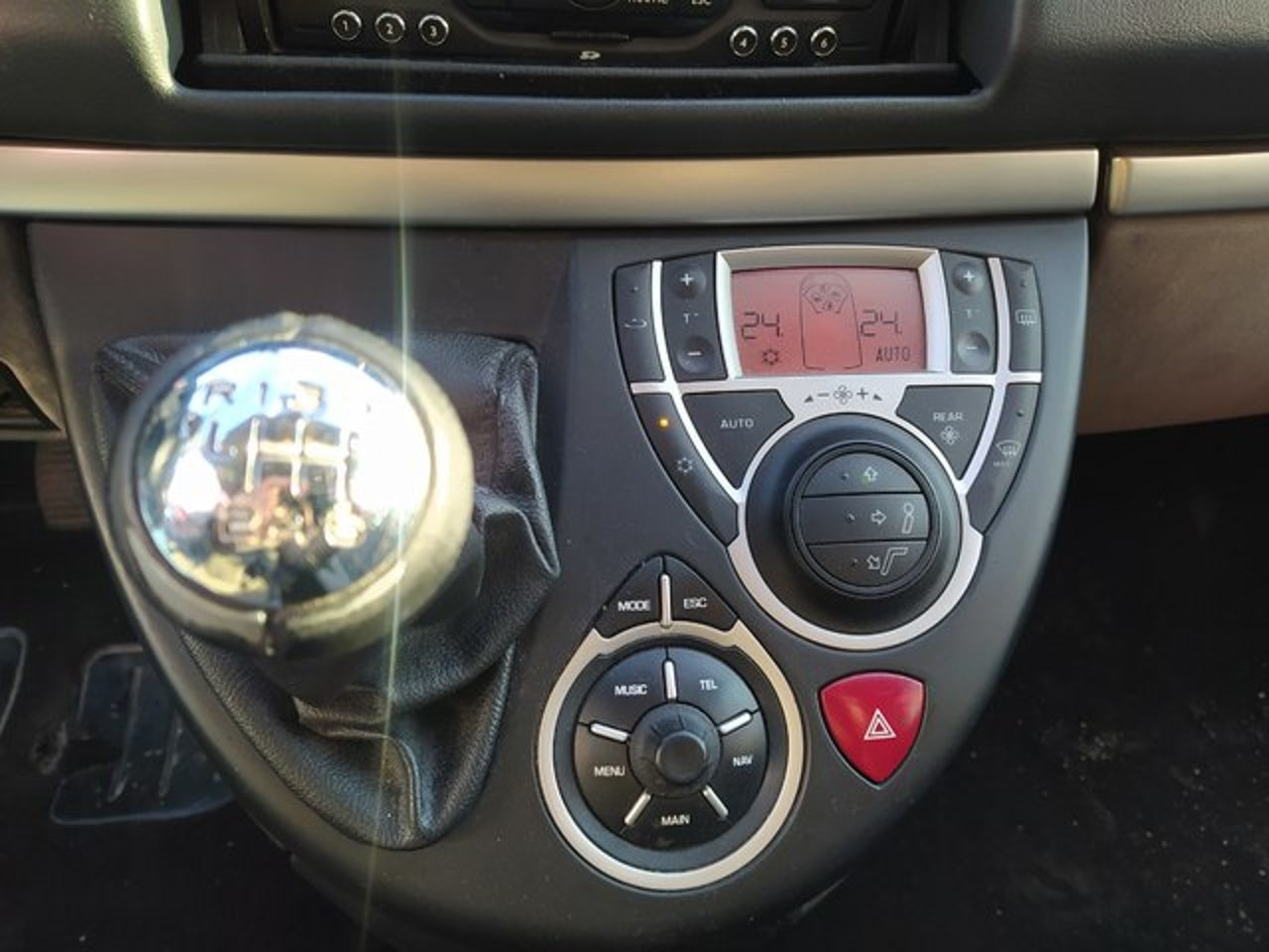 PEUGEOT 807