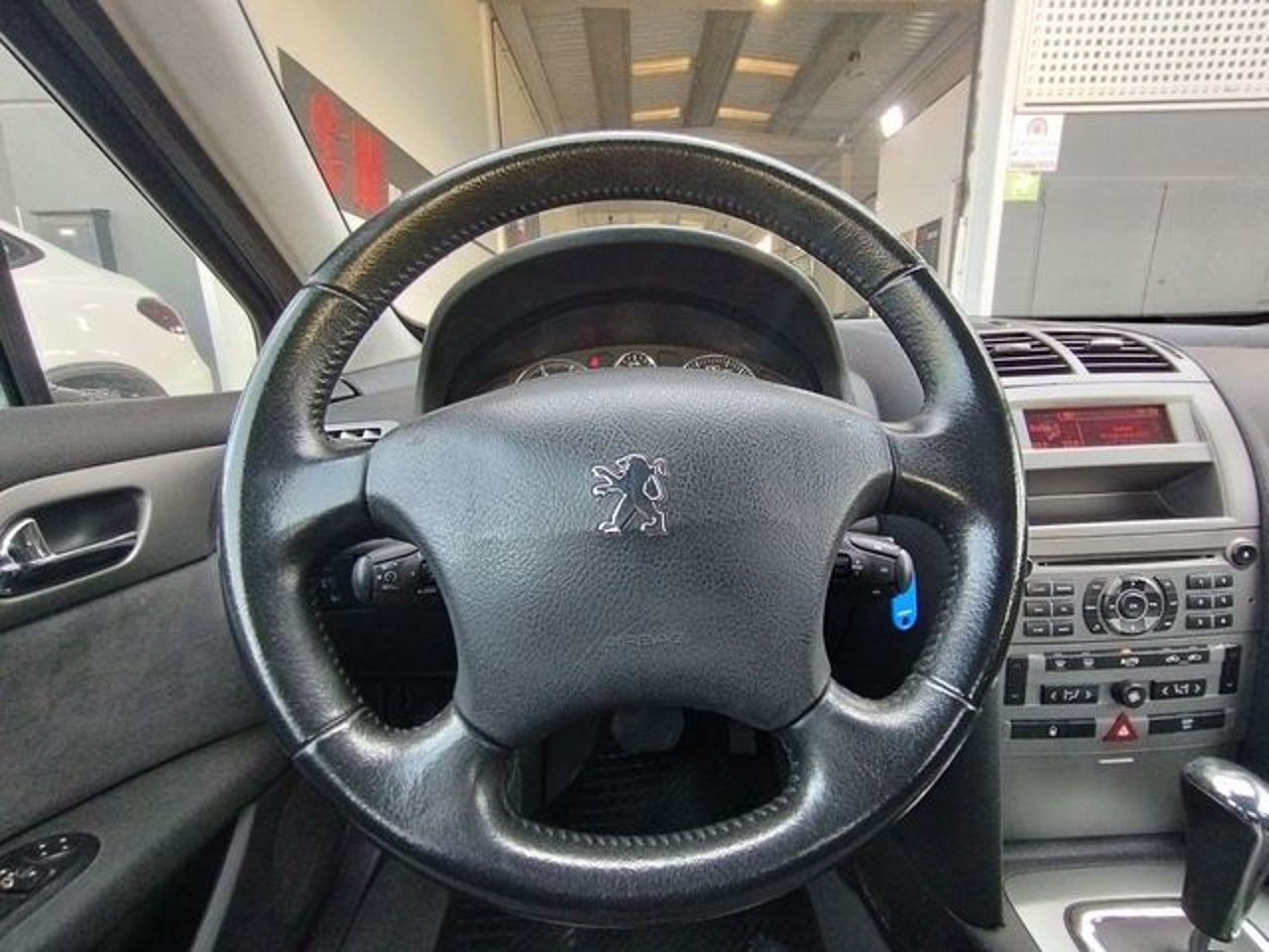 PEUGEOT 407
