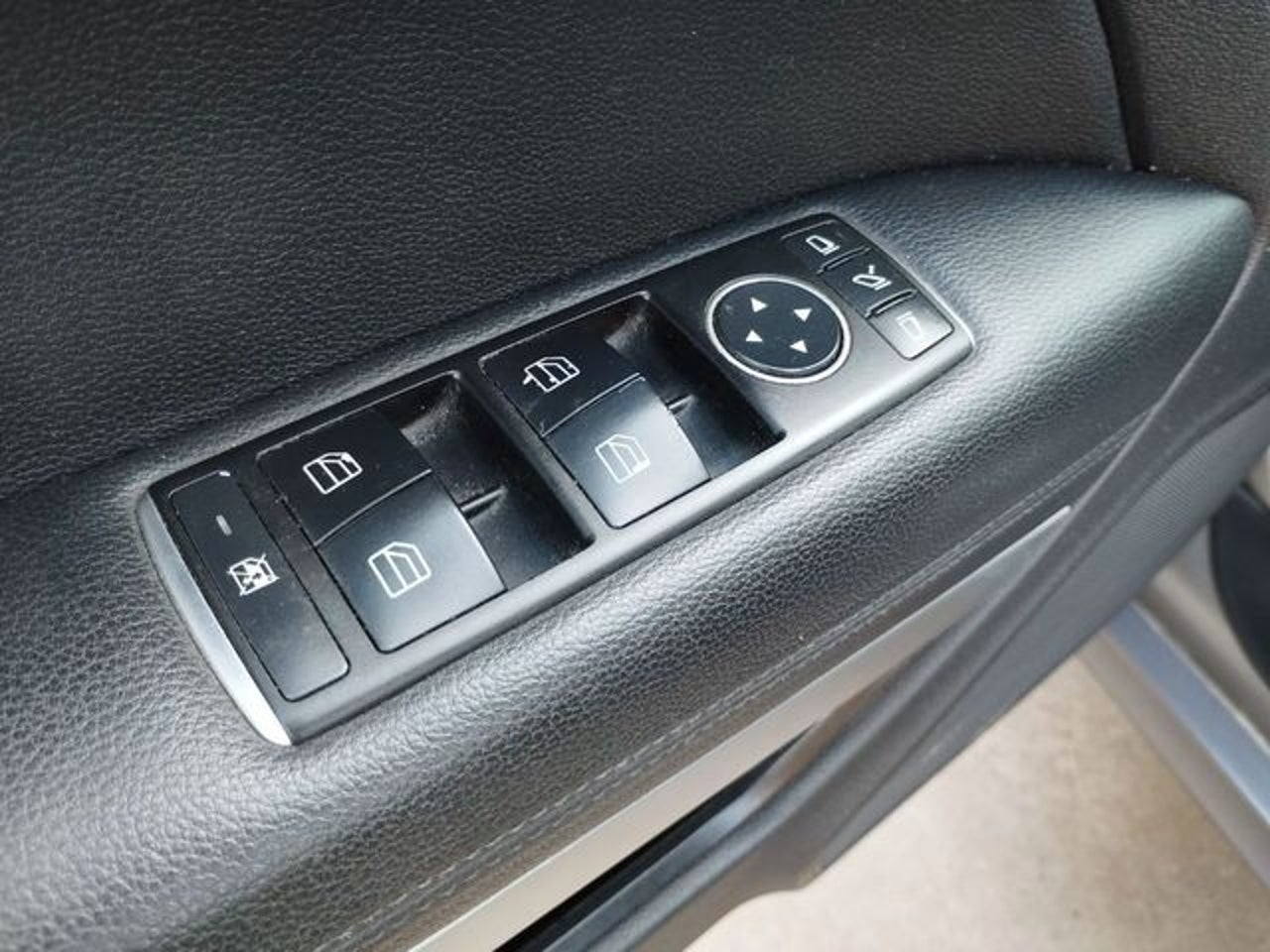 MERCEDES-BENZ Clase E