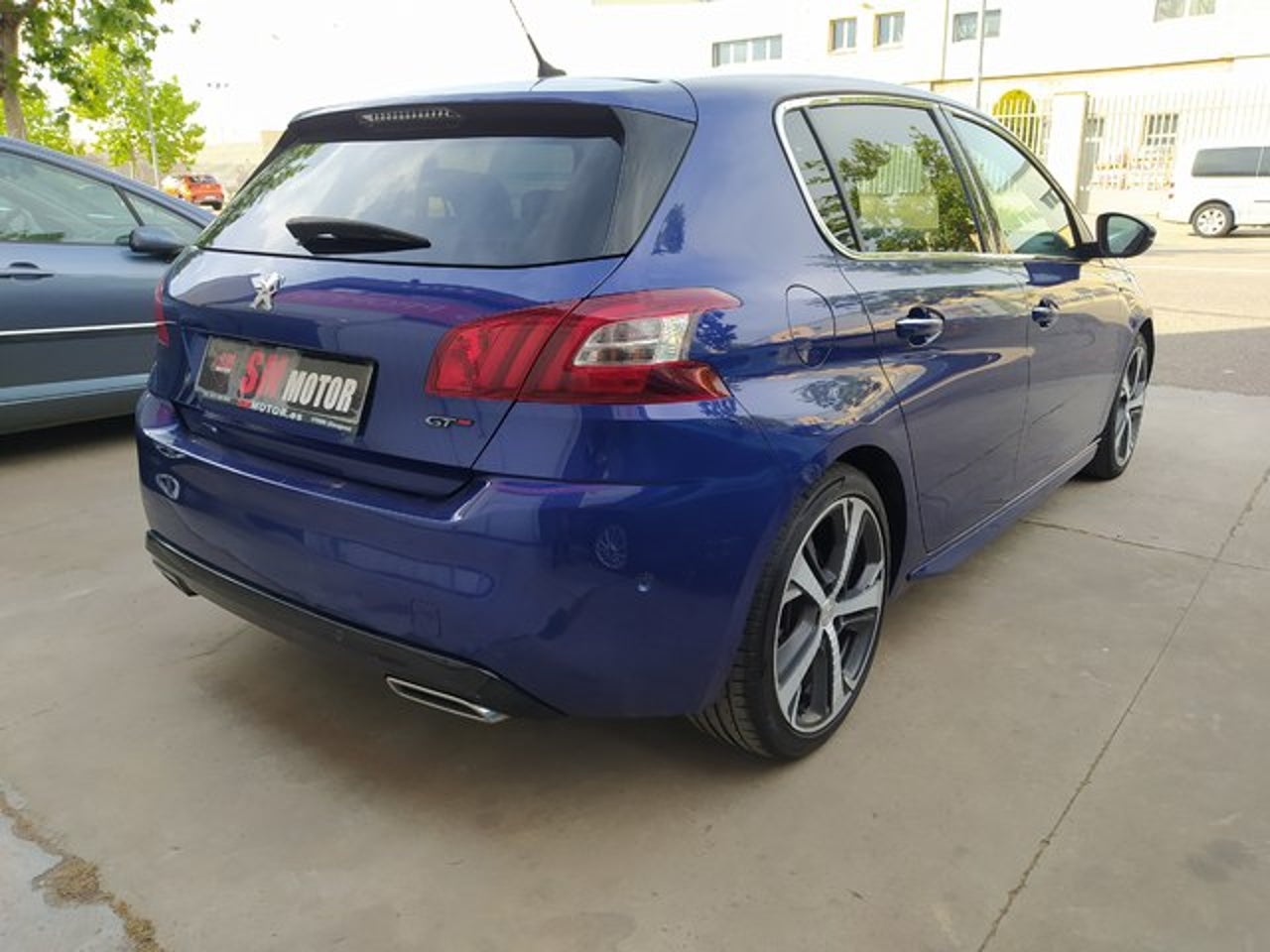 PEUGEOT 308