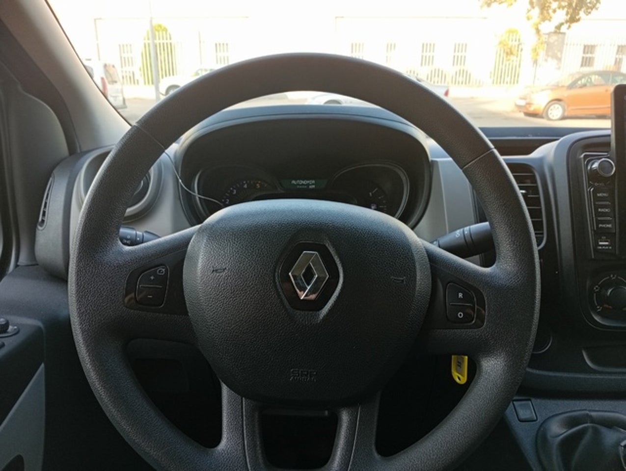 RENAULT Trafic