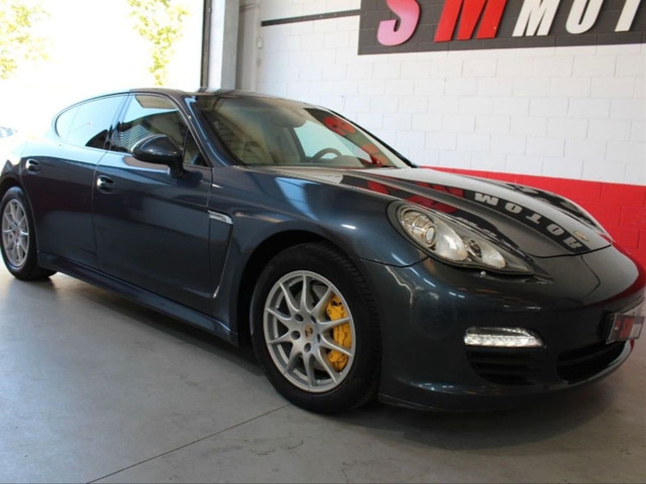 PORSCHE Panamera