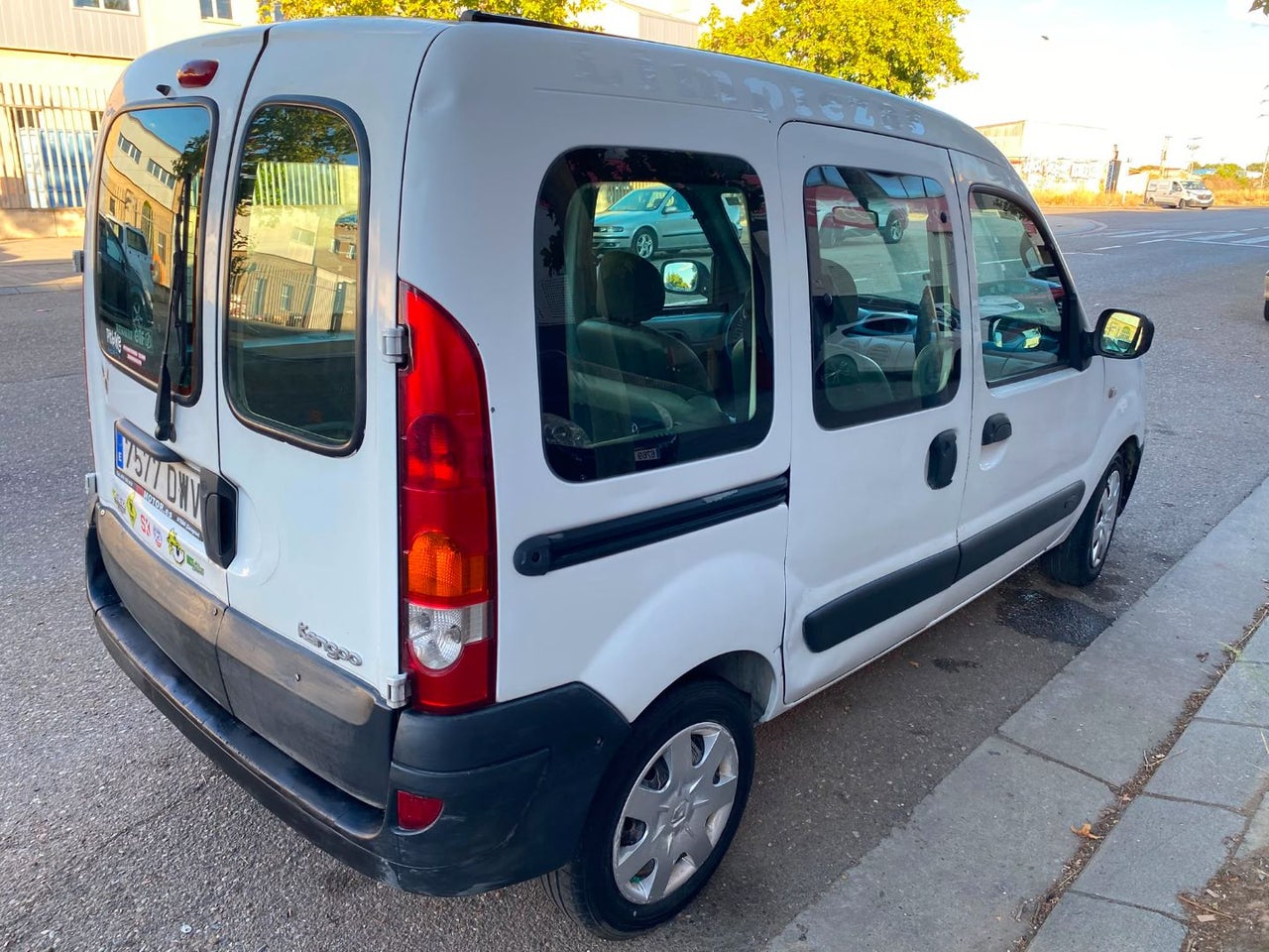 RENAULT Kangoo