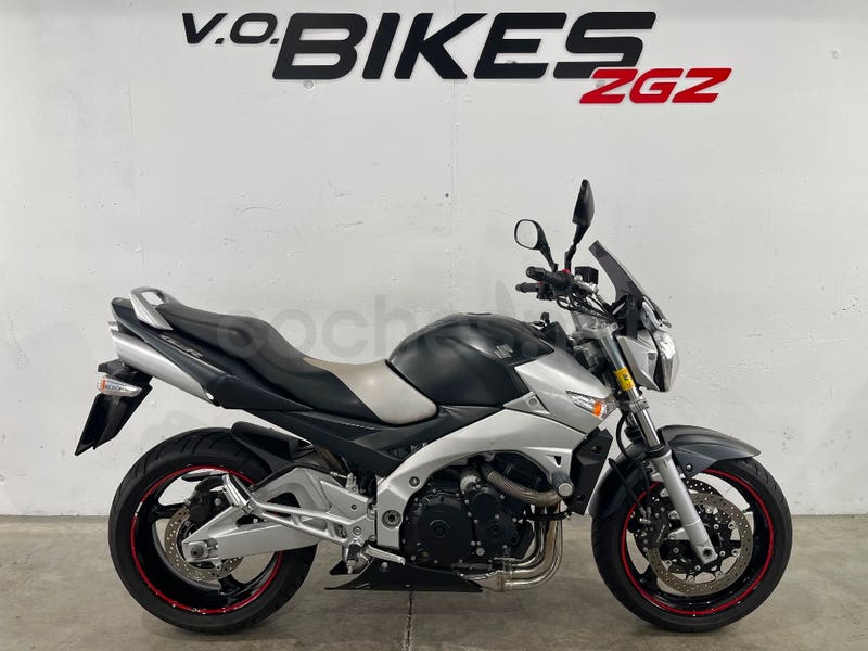 SUZUKI GSR 600 Versión 2006 - 2009