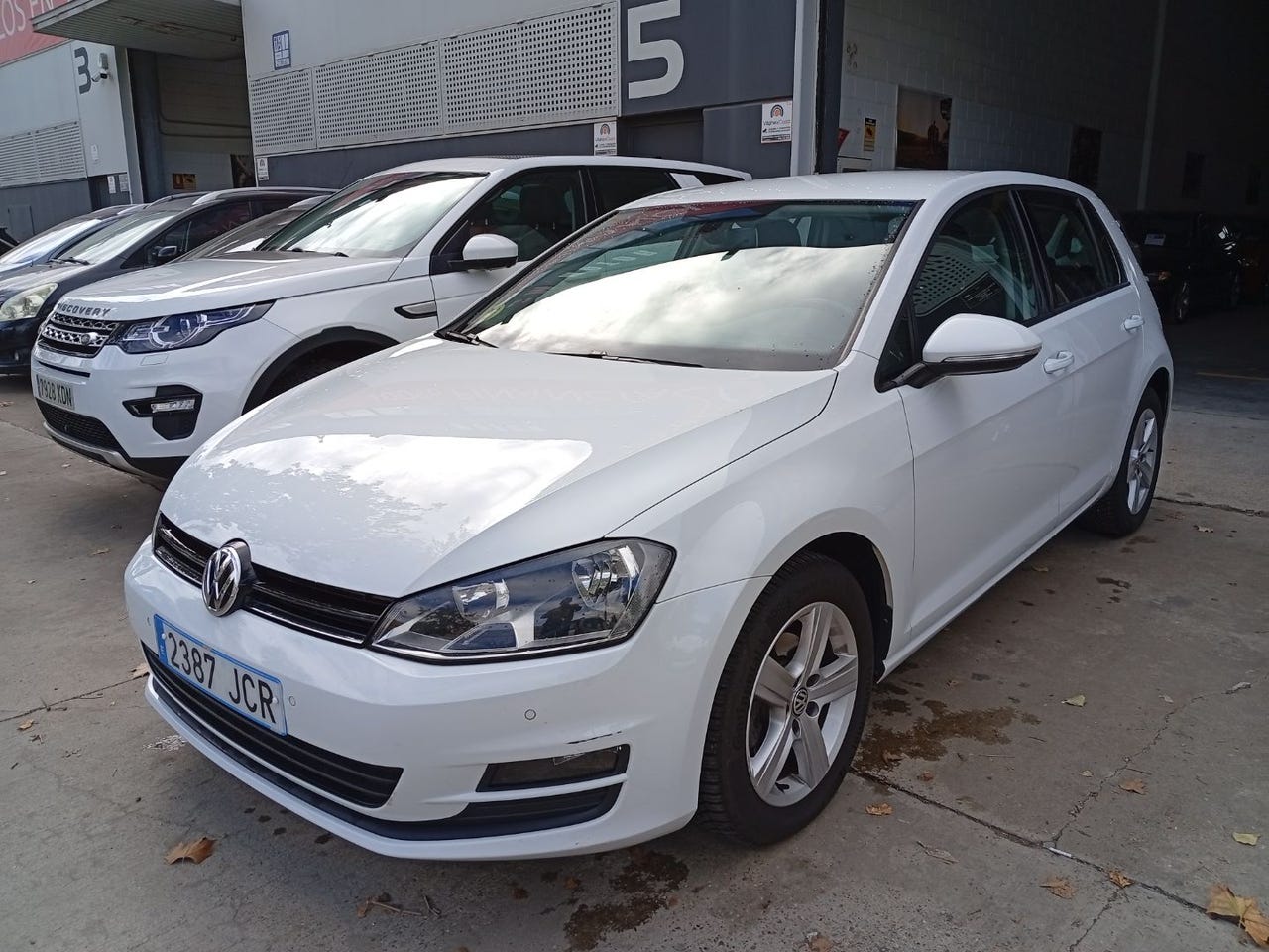 VOLKSWAGEN Golf