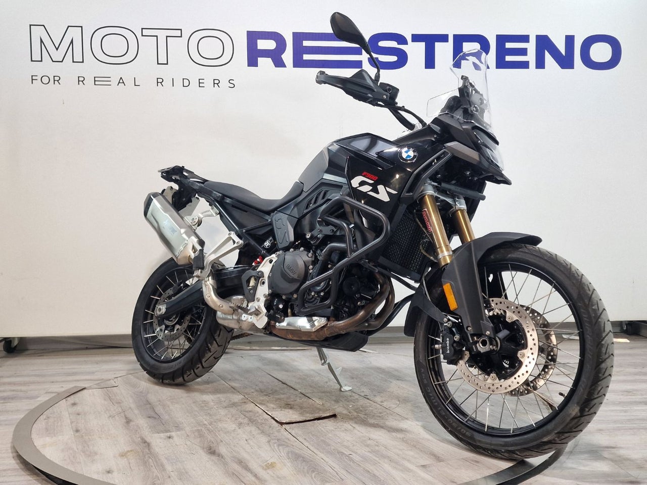 Ver moto BMW F 900 GSVersión 2024
