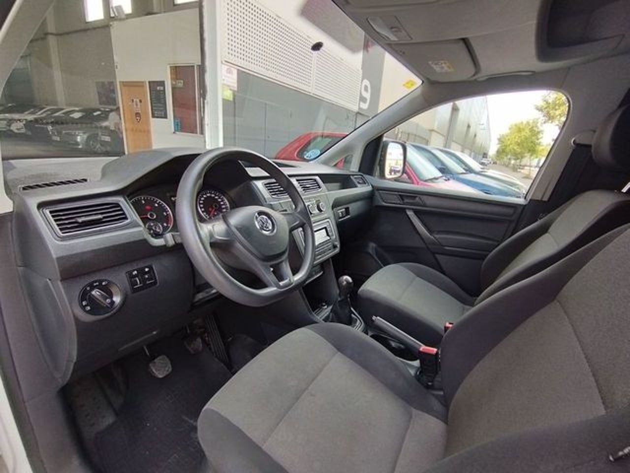 VOLKSWAGEN Caddy