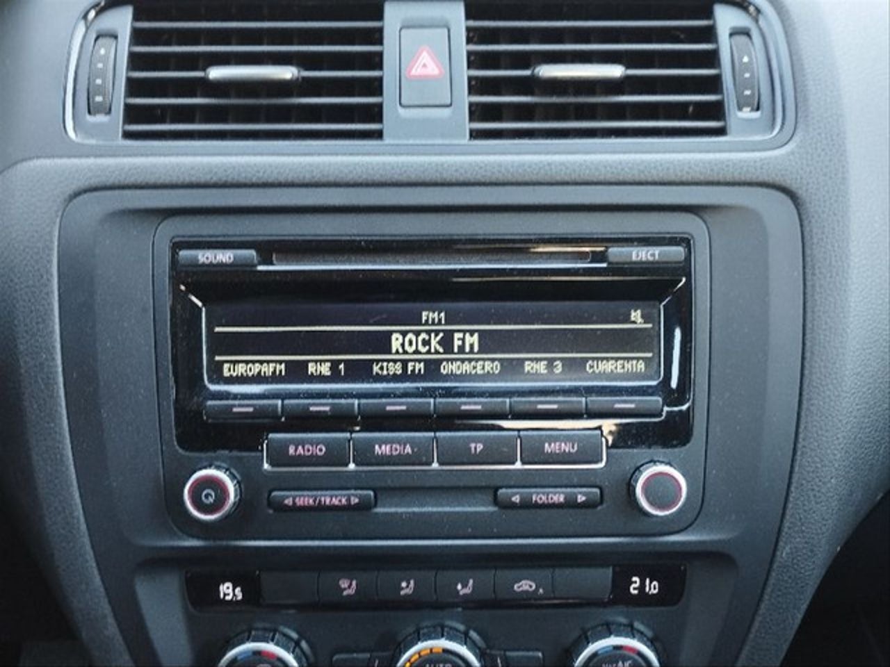 VOLKSWAGEN Jetta